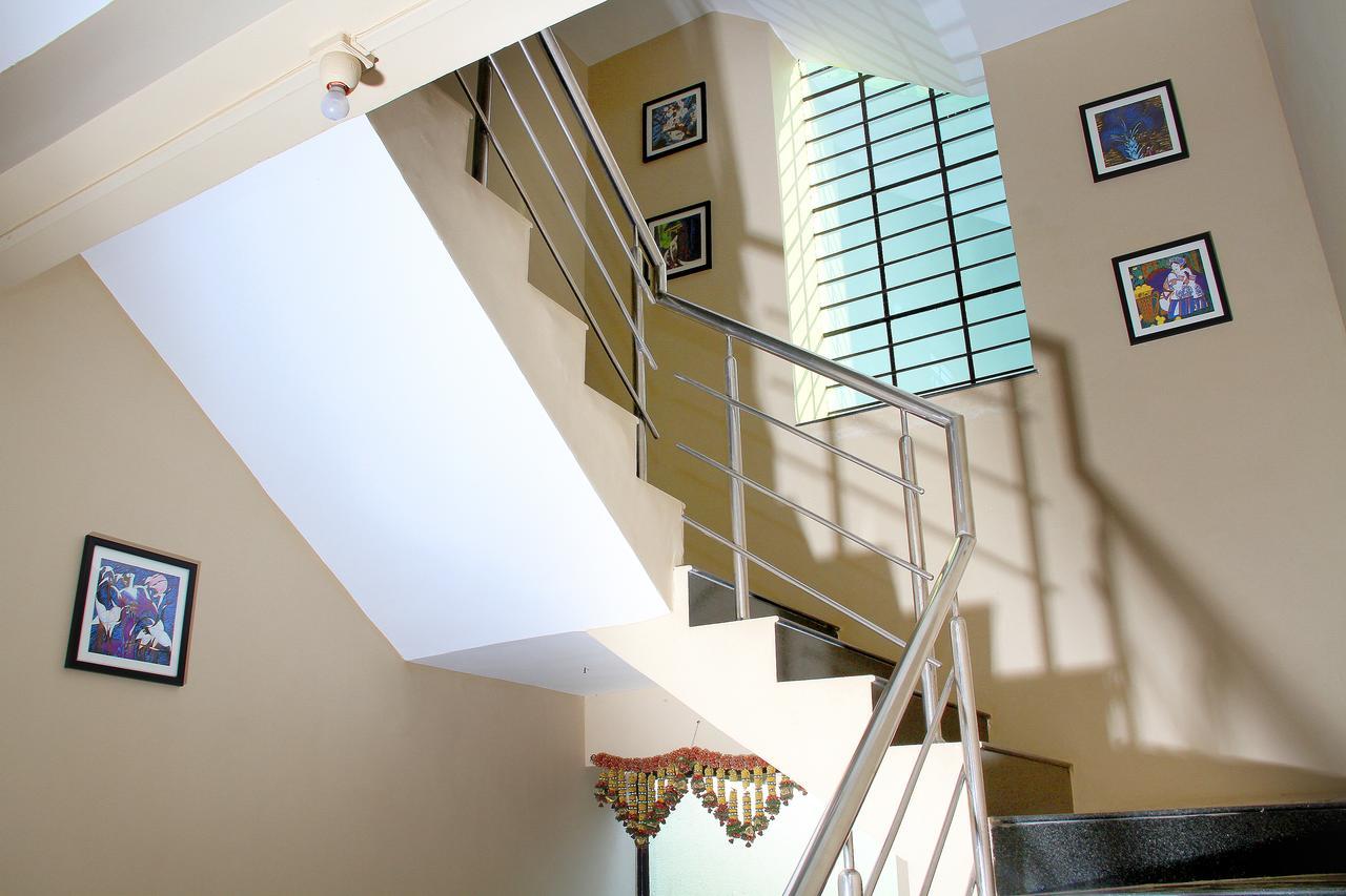 Yuvraj Lodge Osmanabad 외부 사진