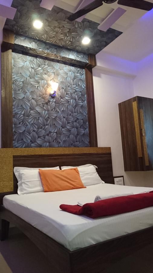 Yuvraj Lodge Osmanabad 외부 사진