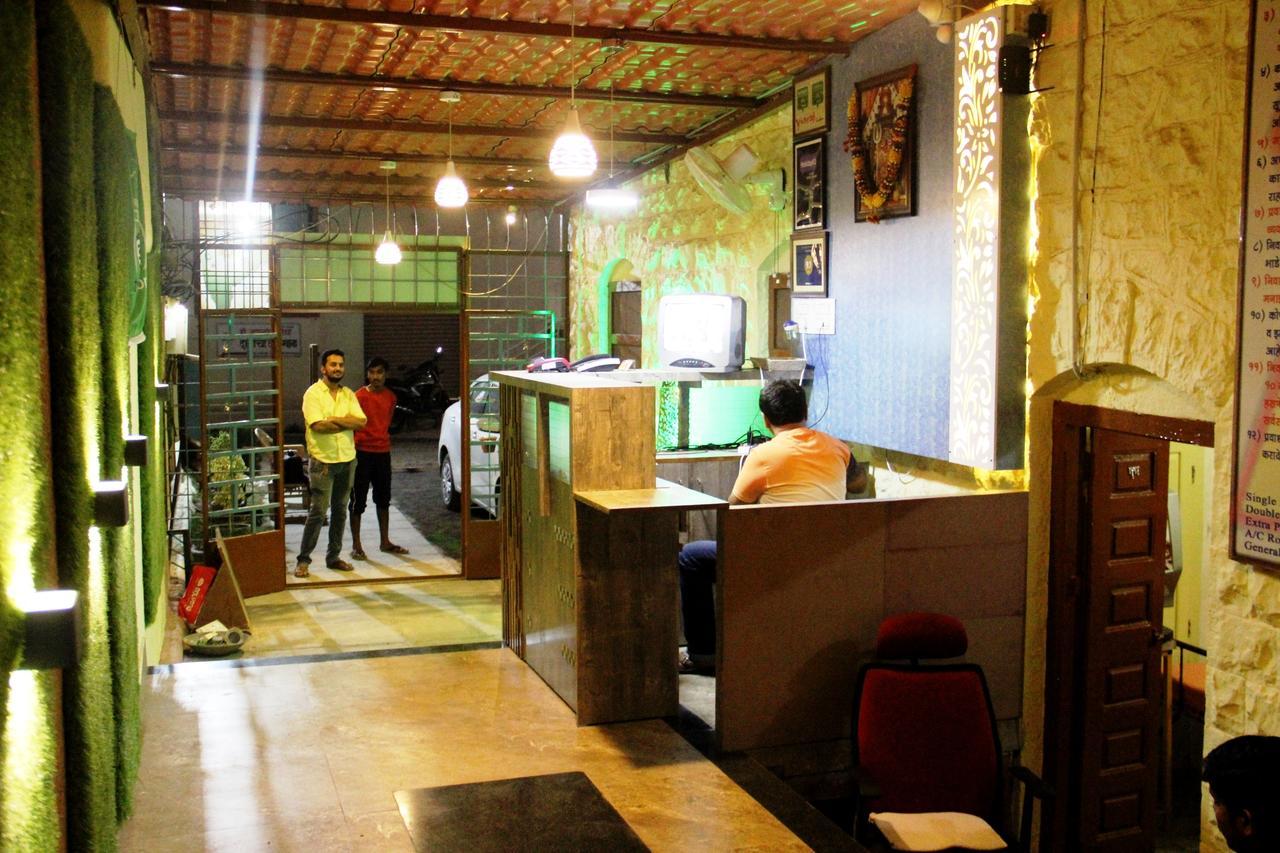 Yuvraj Lodge Osmanabad 외부 사진