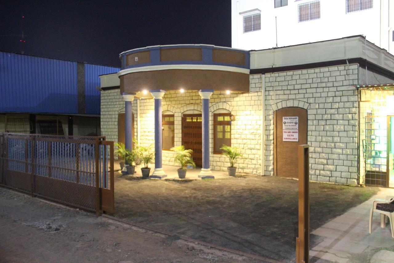 Yuvraj Lodge Osmanabad 외부 사진