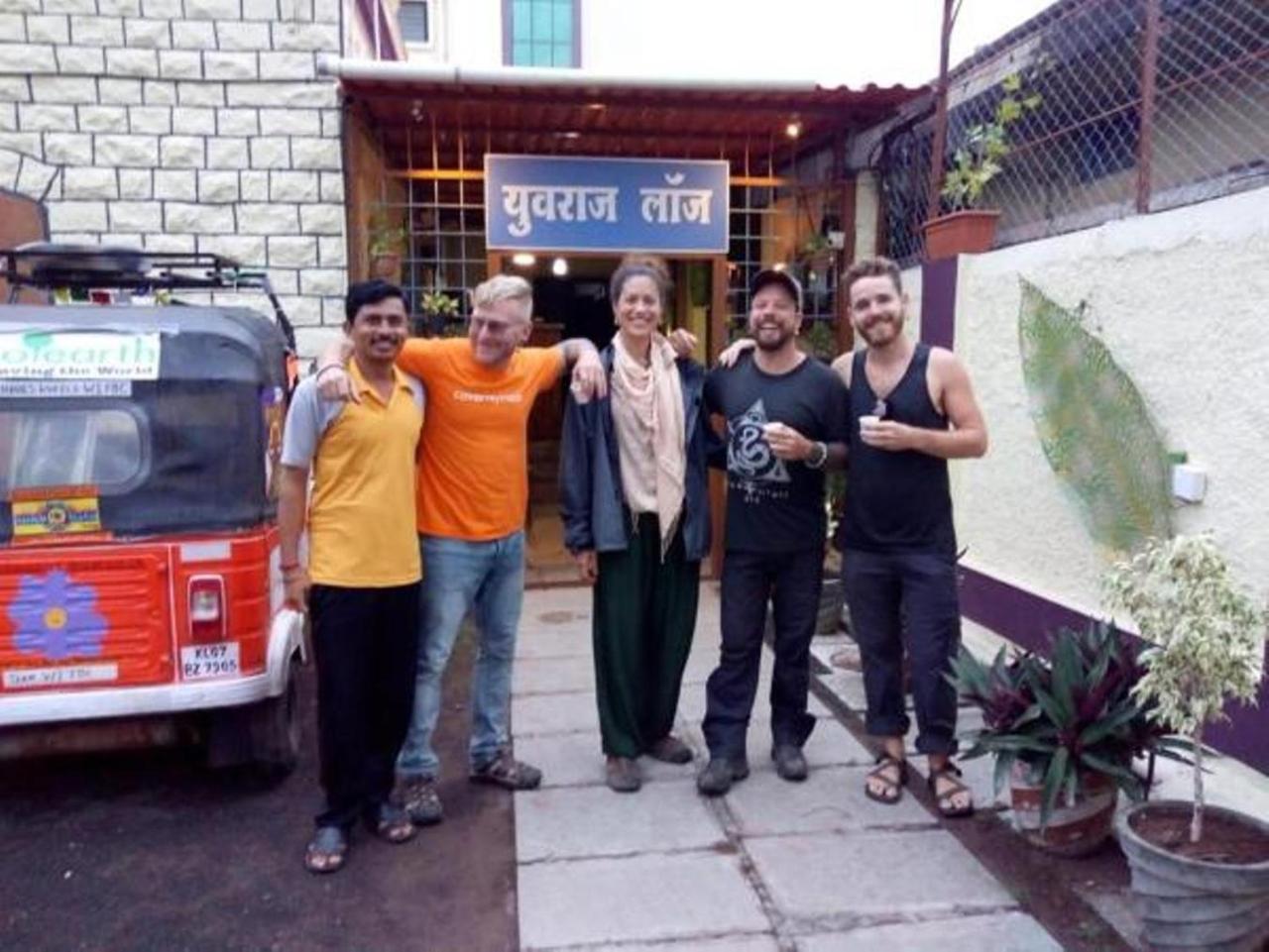 Yuvraj Lodge Osmanabad 외부 사진